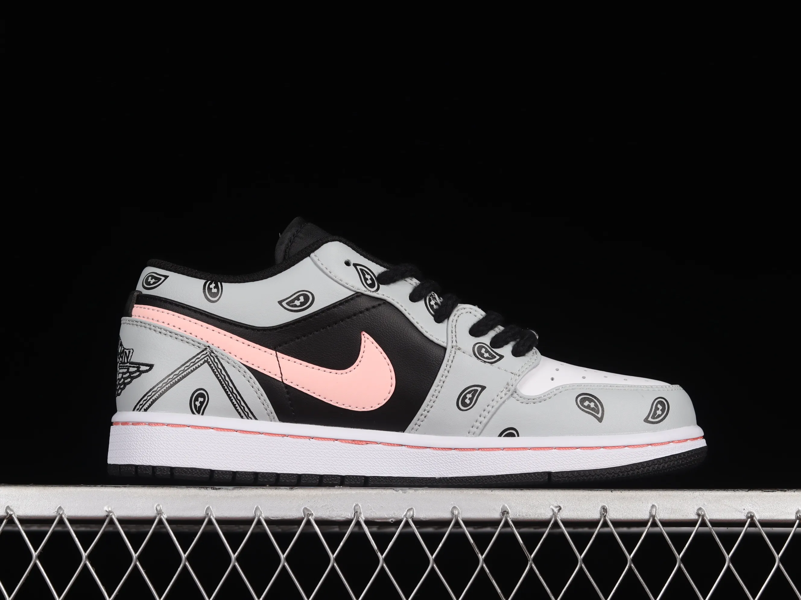 All categories Air Jordan Jordan series basketball shoes Air Jordan 1 Low Air Jordan 1 Low AJ1 Joe 1 customized sports culture basketball shoes 553558-062
